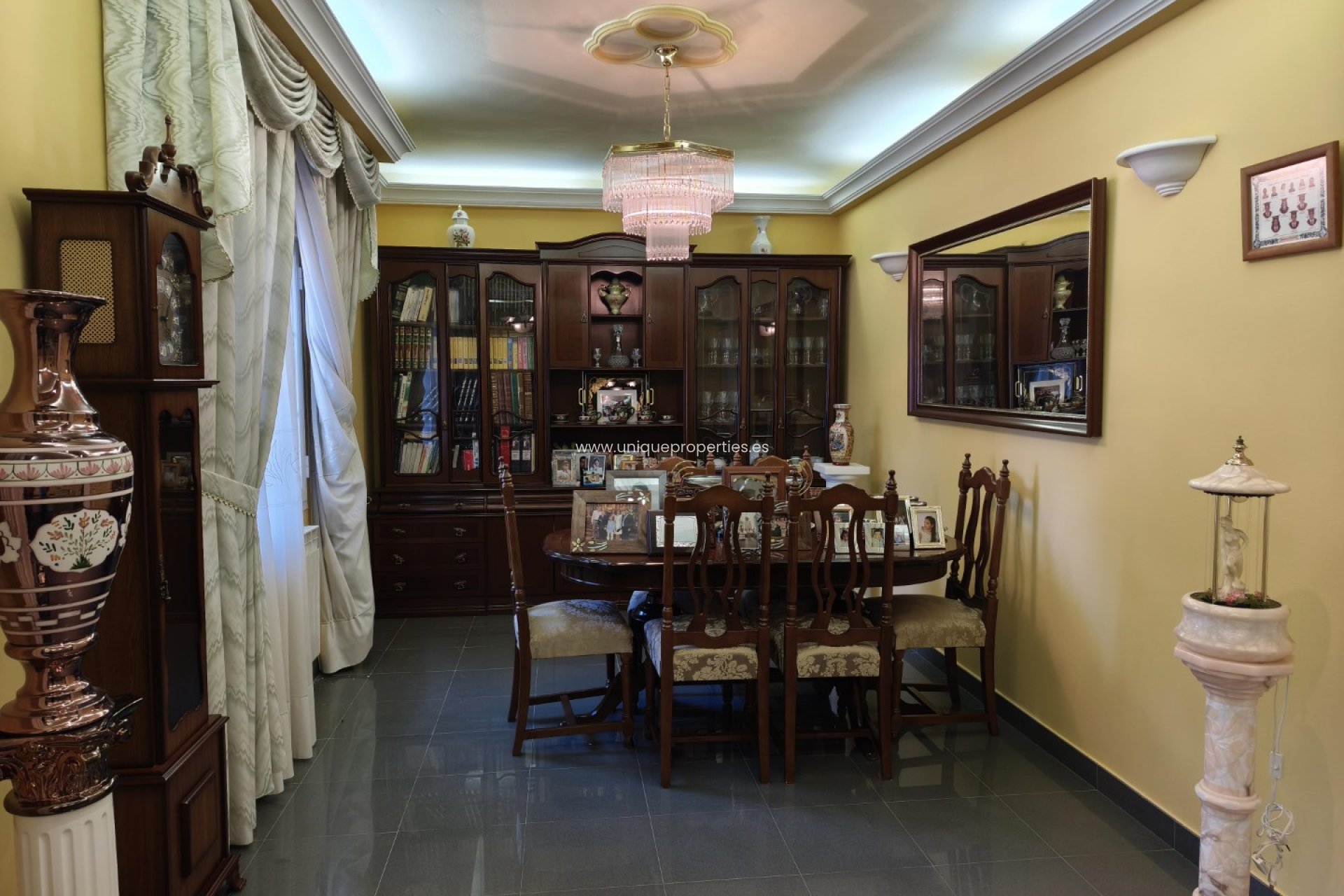 Resale - Villa -
Castril