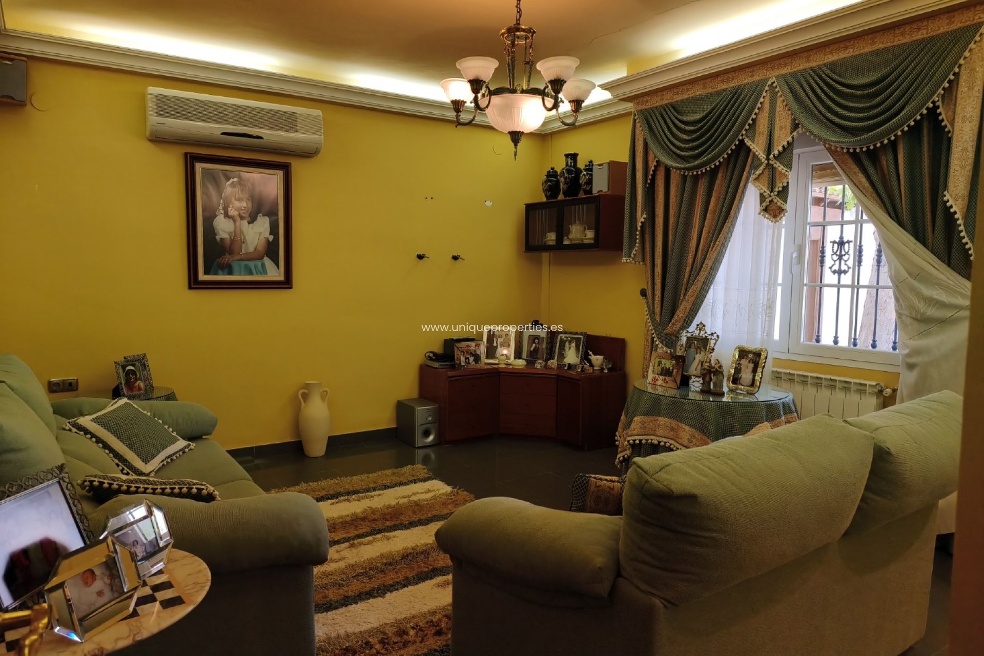 Resale - Villa -
Castril