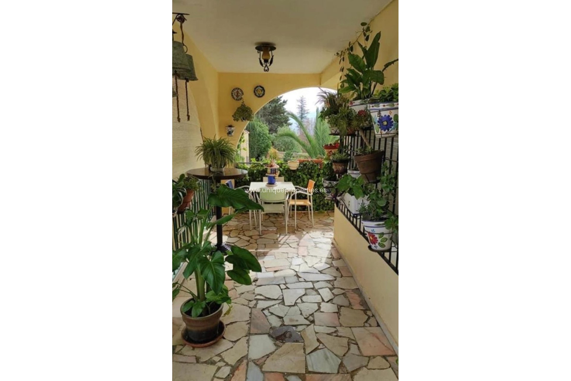 Resale - Villa -
Cela