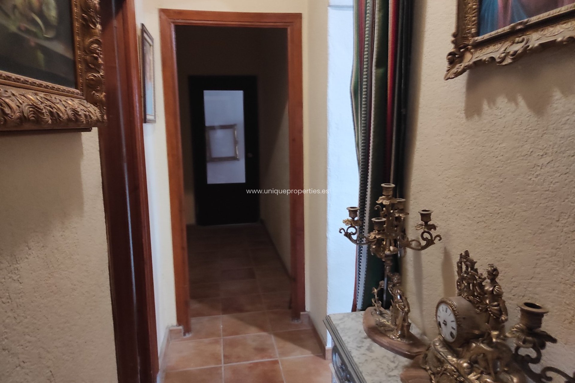 Resale - Villa -
Cela