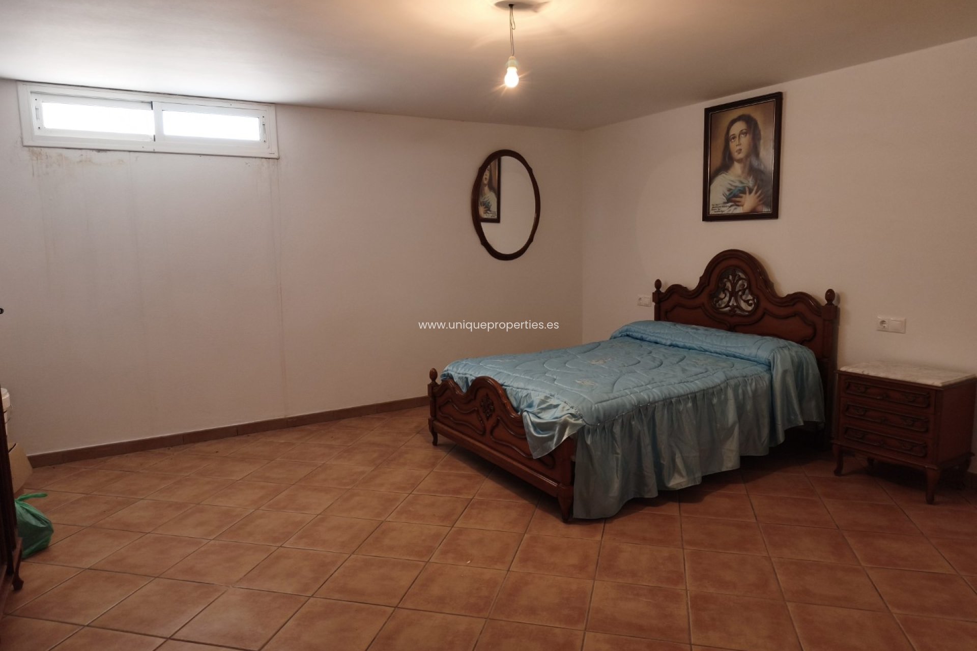 Resale - Villa -
Huescar