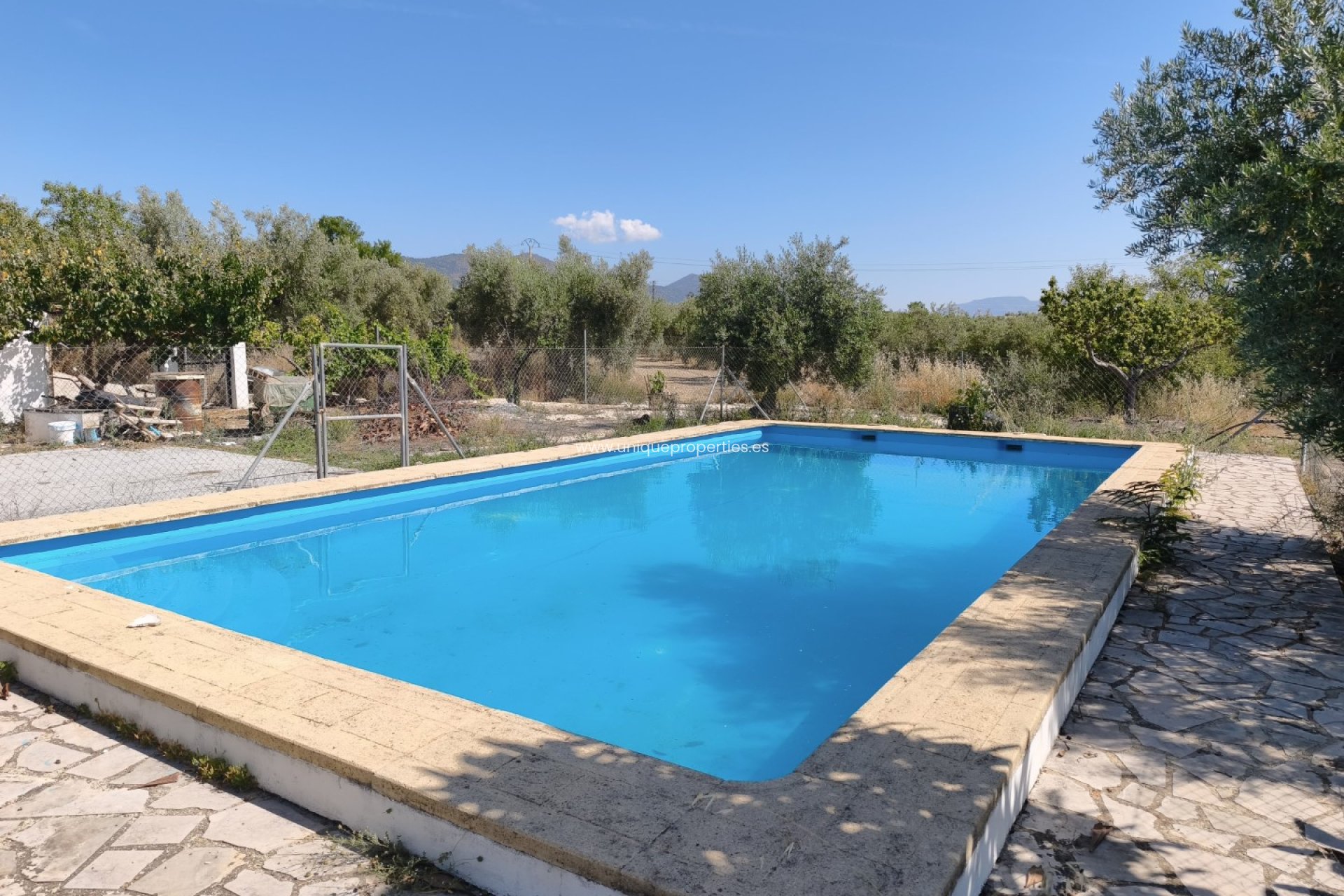 Resale - Villa -
Huescar