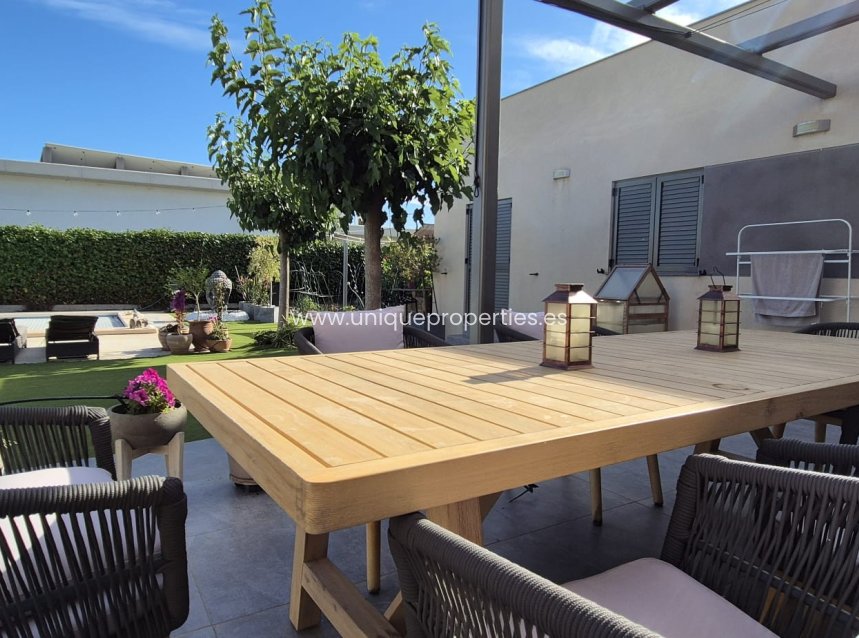 Resale - Villa -
Lorca