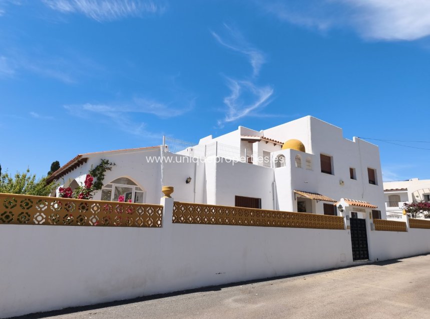 Resale - Villa -
Mojacár