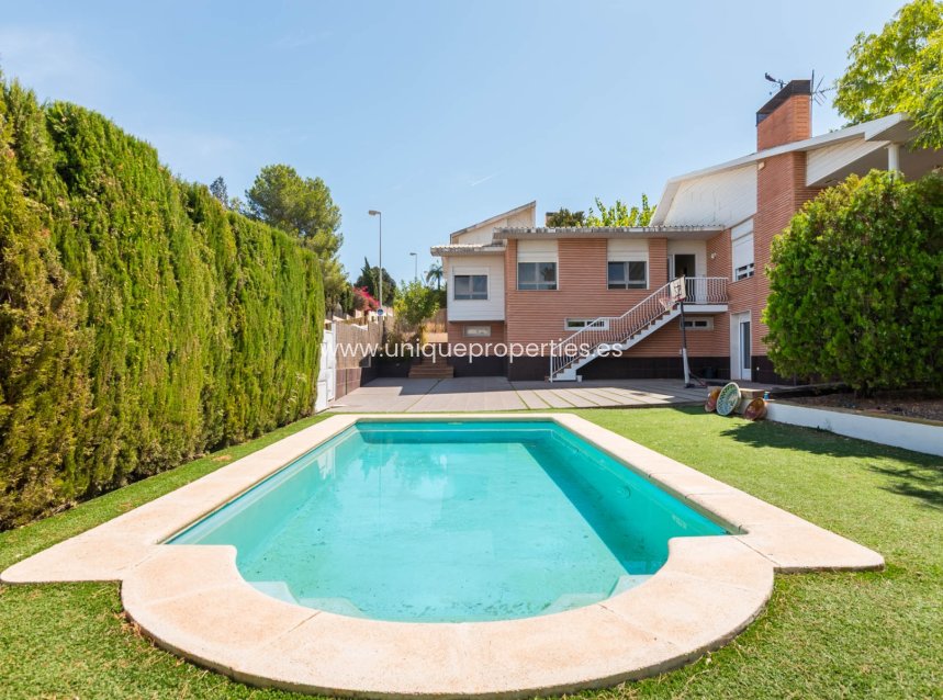 Resale - Villa -
MOLINA DEL SEGURA