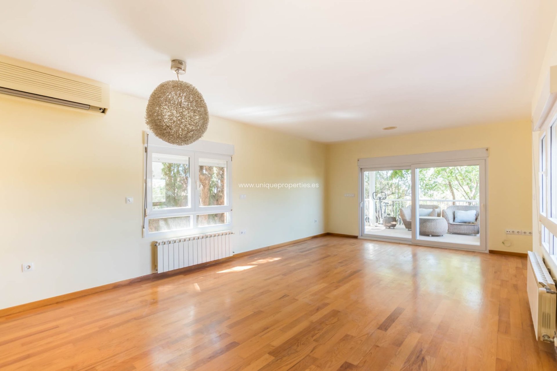 Resale - Villa -
MOLINA DEL SEGURA