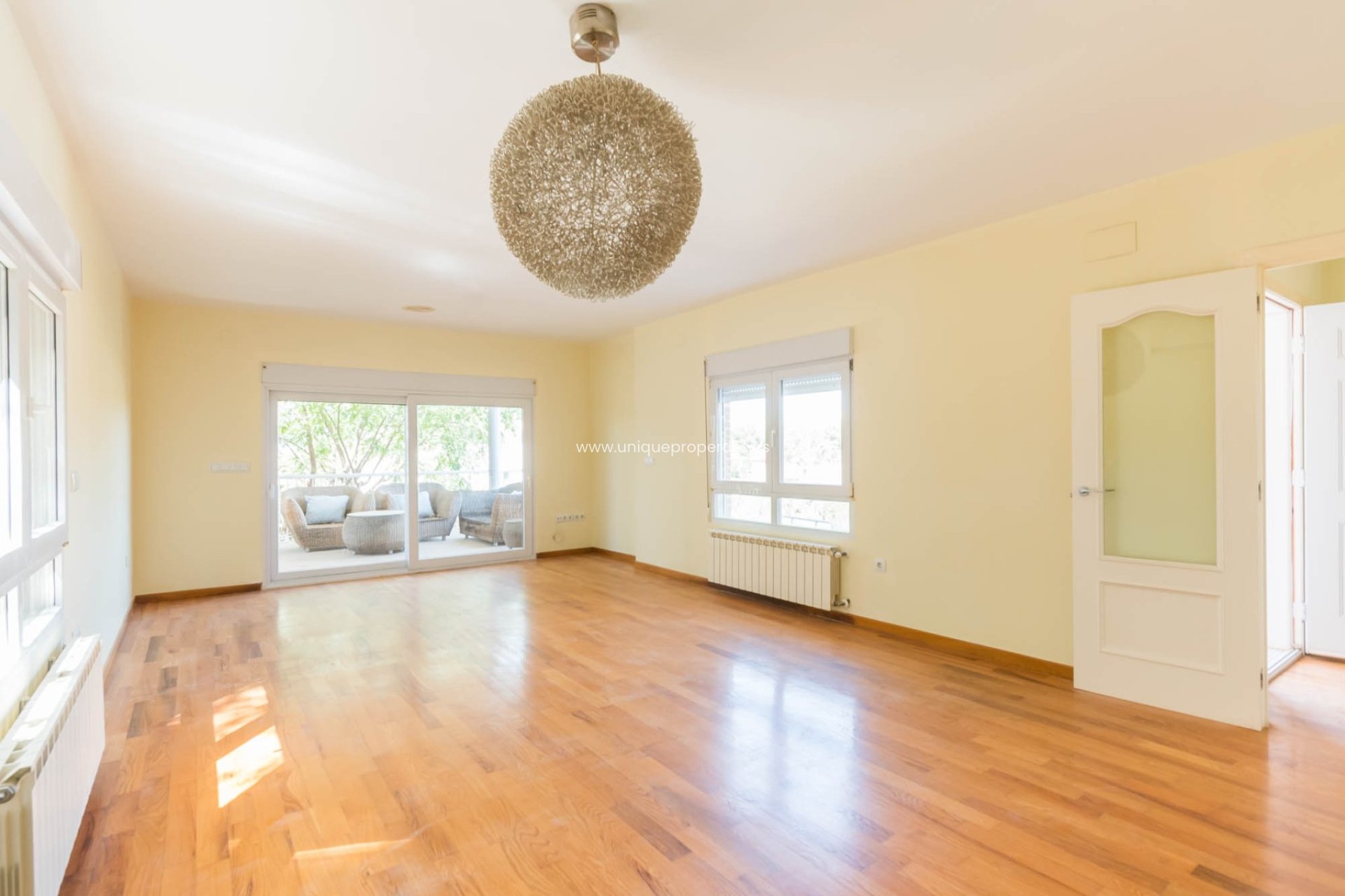 Resale - Villa -
MOLINA DEL SEGURA