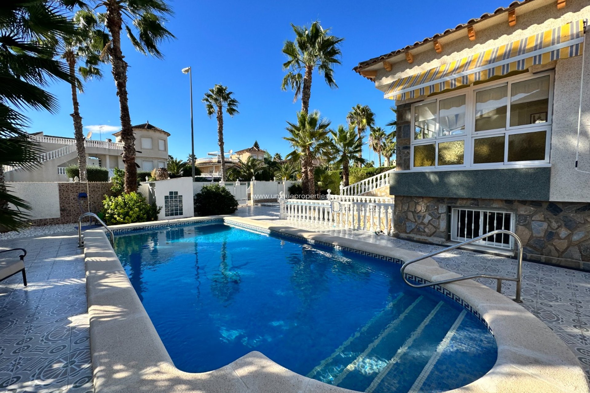 Resale - Villa -
Orihuela - Benferri