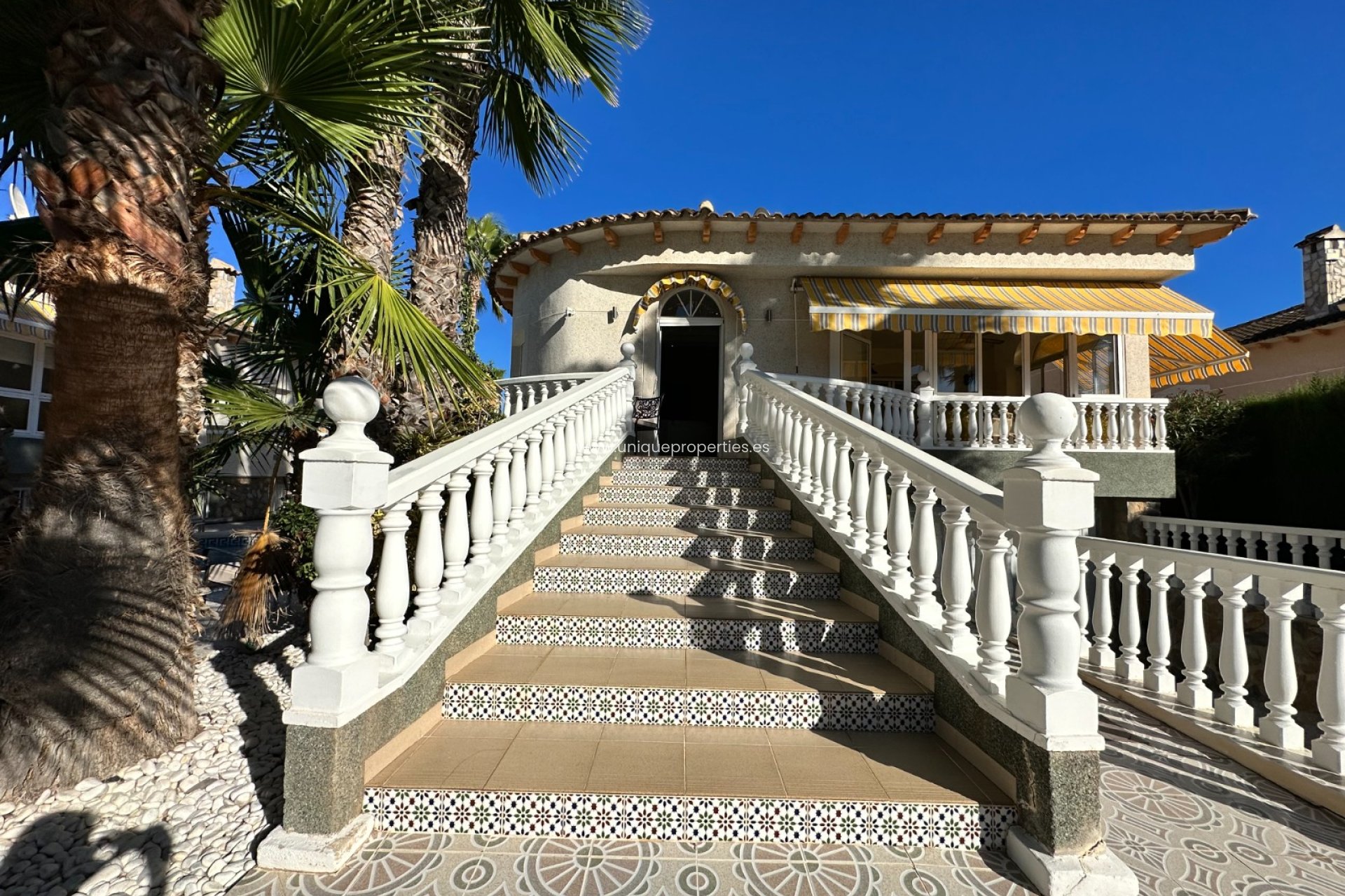 Resale - Villa -
Orihuela - Benferri