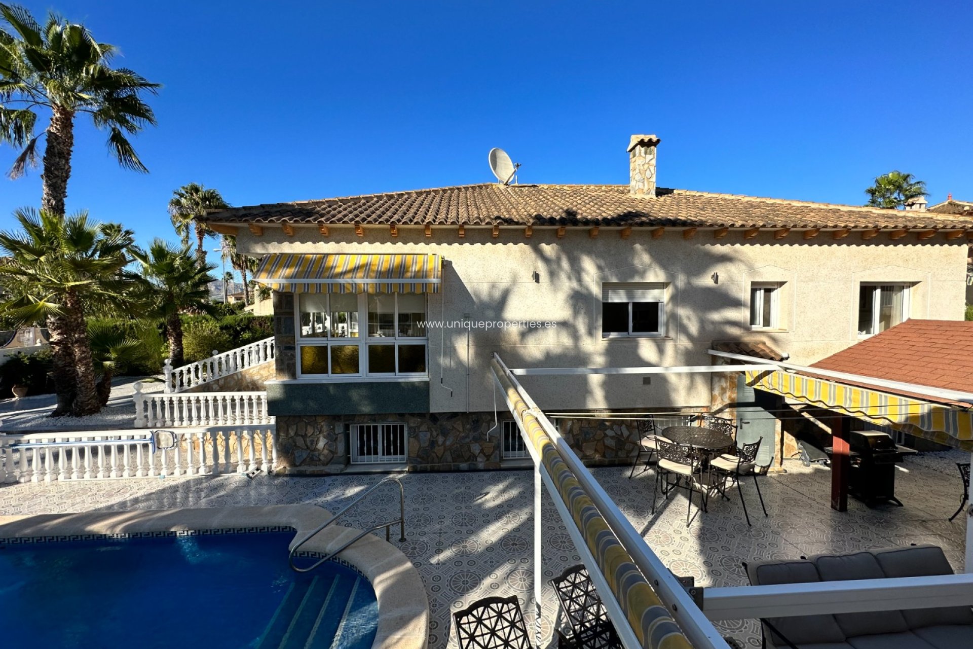 Resale - Villa -
Orihuela - Benferri