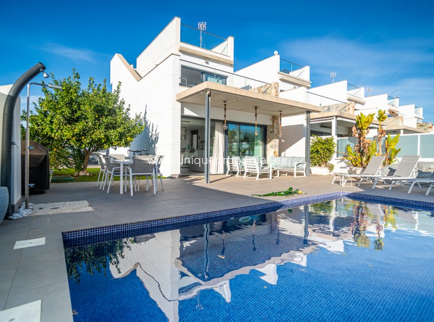 Resale - Villa -
Orihuela Costa - Lomas de Cabo Roig