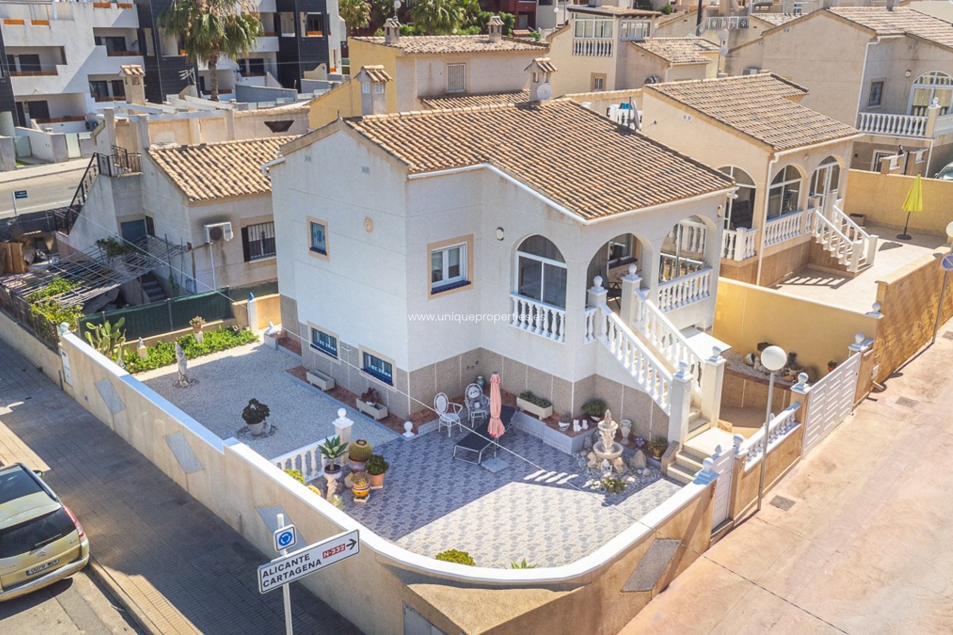 Resale - Villa -
Orihuela Costa - Los Altos