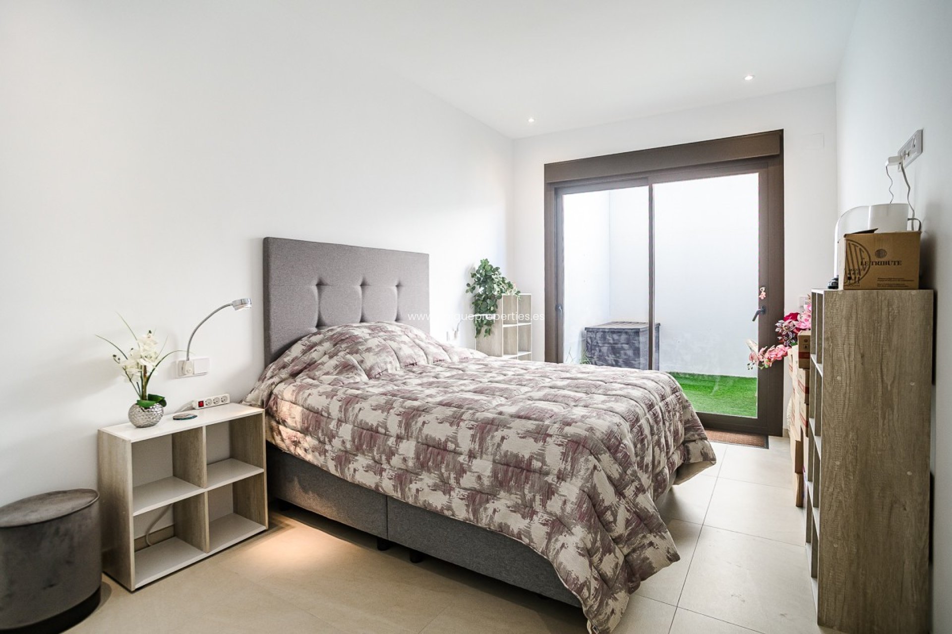 Resale - Villa -
ROJALES