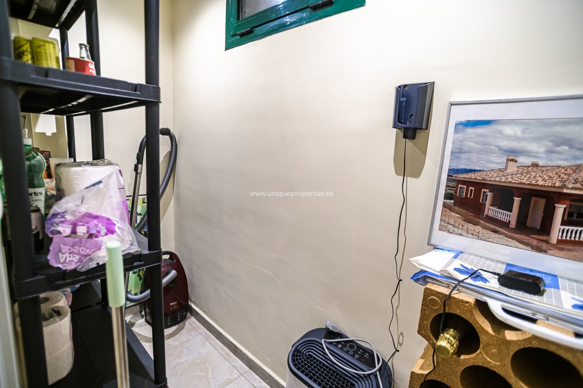 Resale - Villa -
ROJALES
