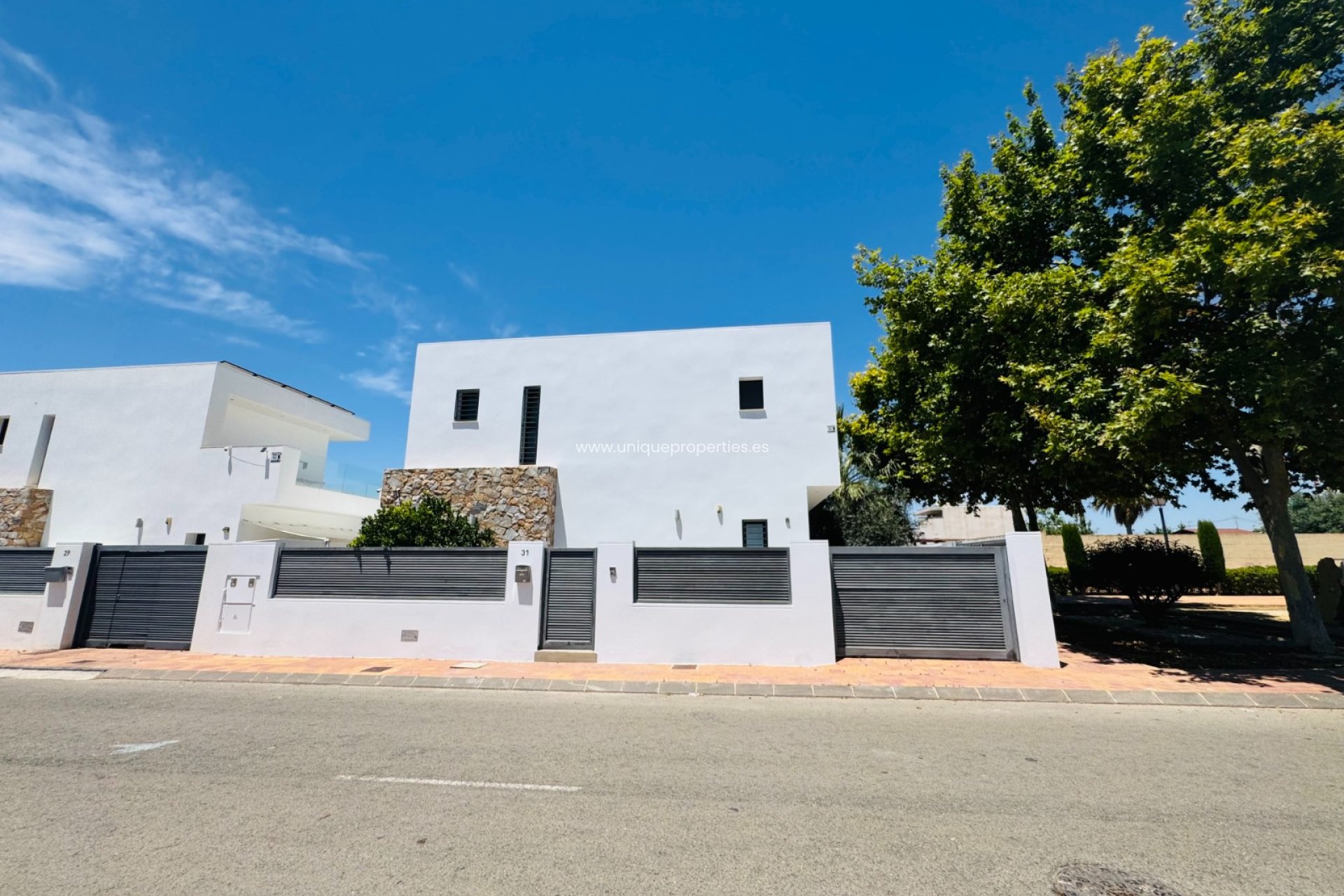 Resale - Villa -
San Pedro del Pinatar - Lo pagan