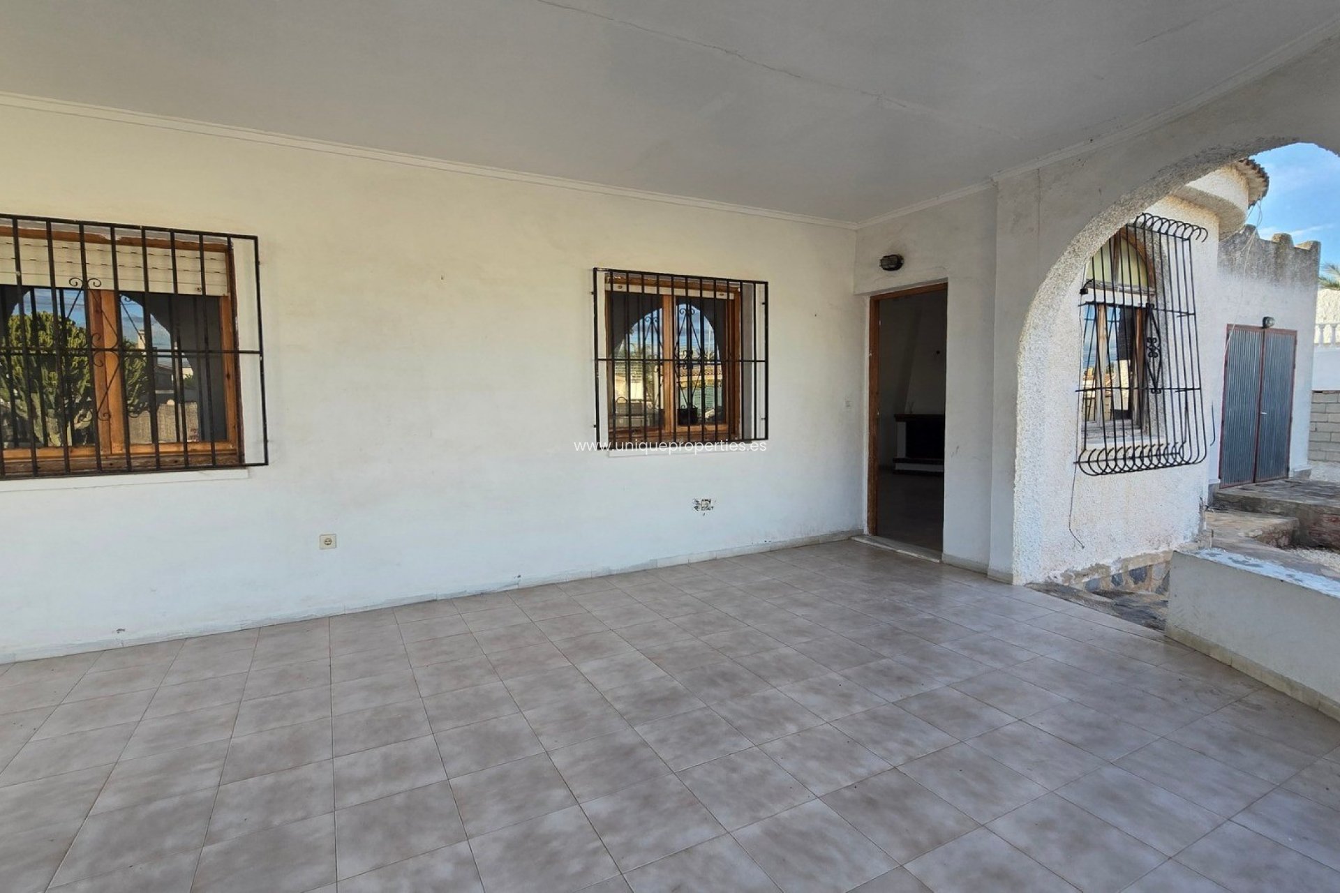 Resale - Villa -
Torrevieja - El Chaparal