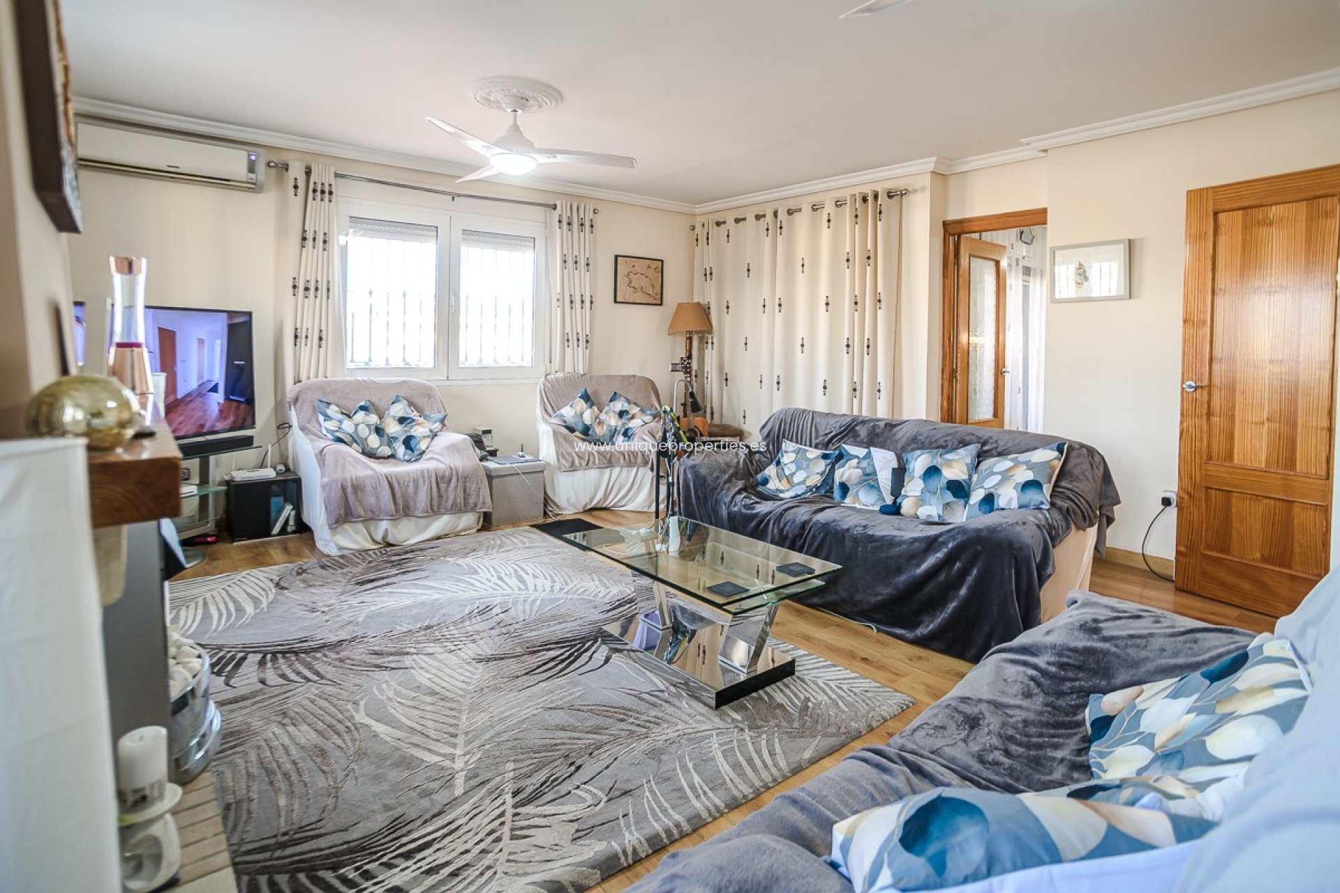 Resale - Villa -
Torrevieja - LOS BALCONES - LOS ALTOS