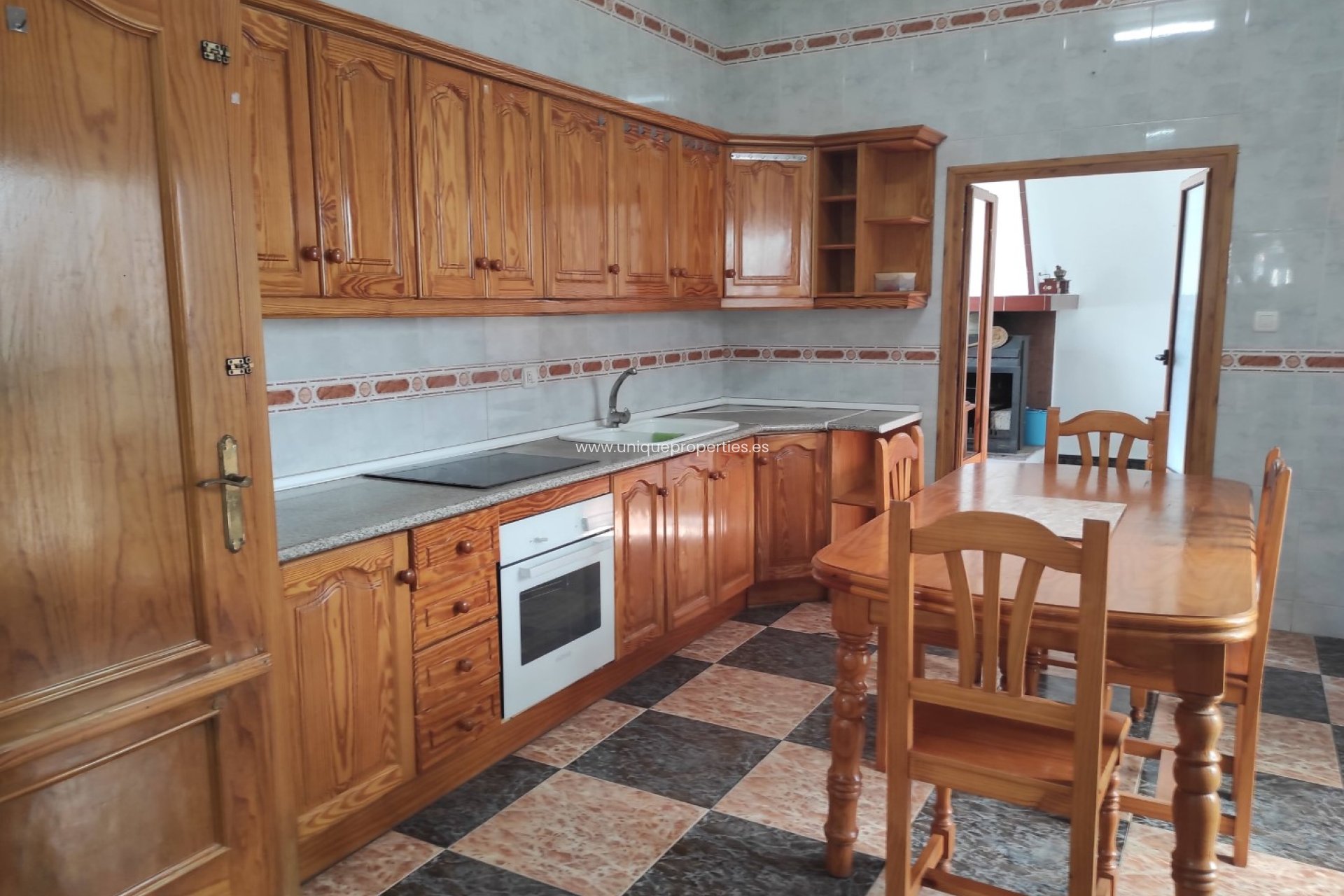 Resale - Village House -
Almanzora