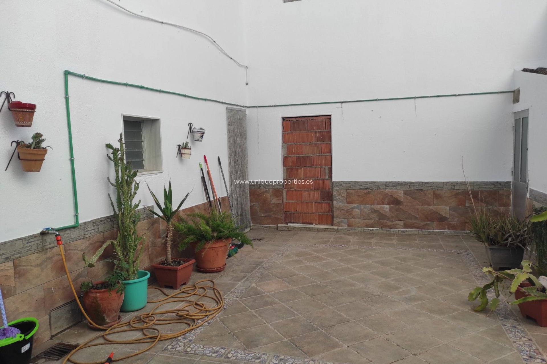 Resale - Village House -
Almanzora