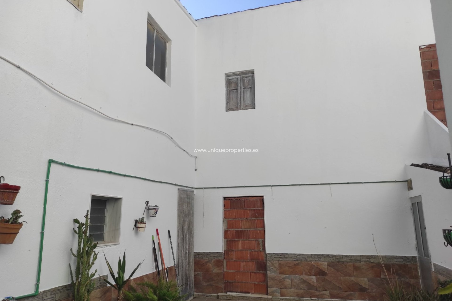 Resale - Village House -
Almanzora