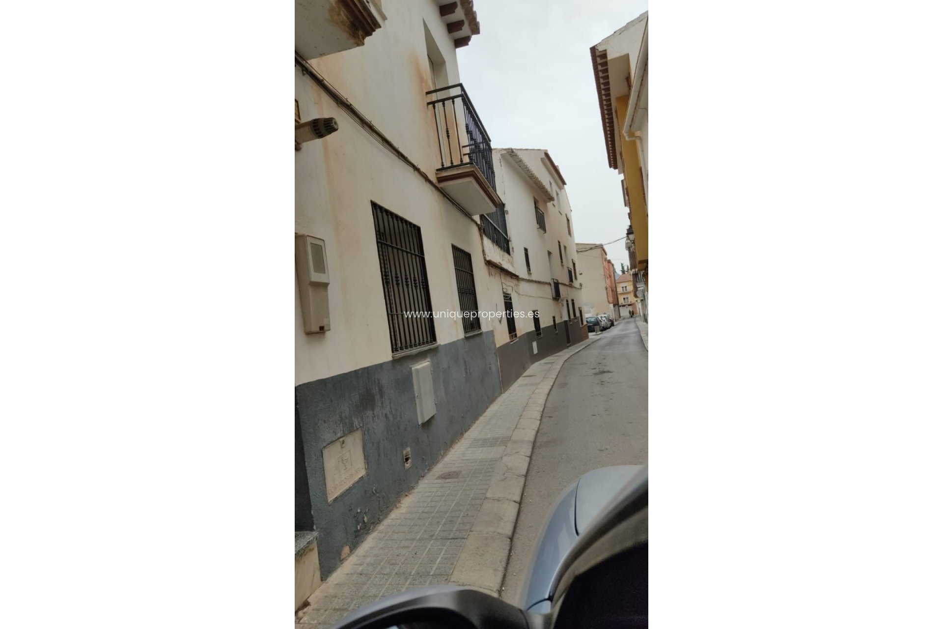 Resale - Village House -
Baza