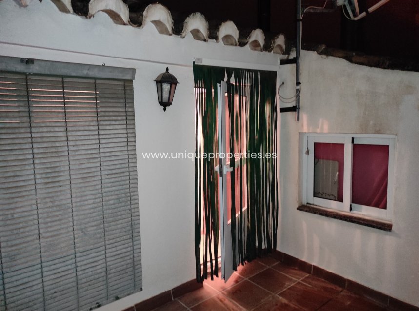 Resale - Village House -
Baza