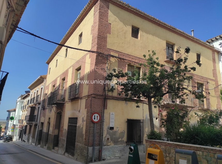 Resale - Village House -
Caniles