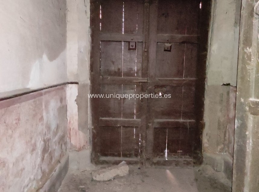 Resale - Village House -
Caniles