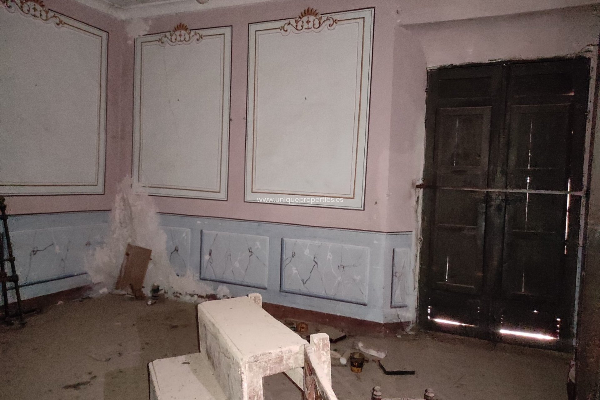 Resale - Village House -
Caniles