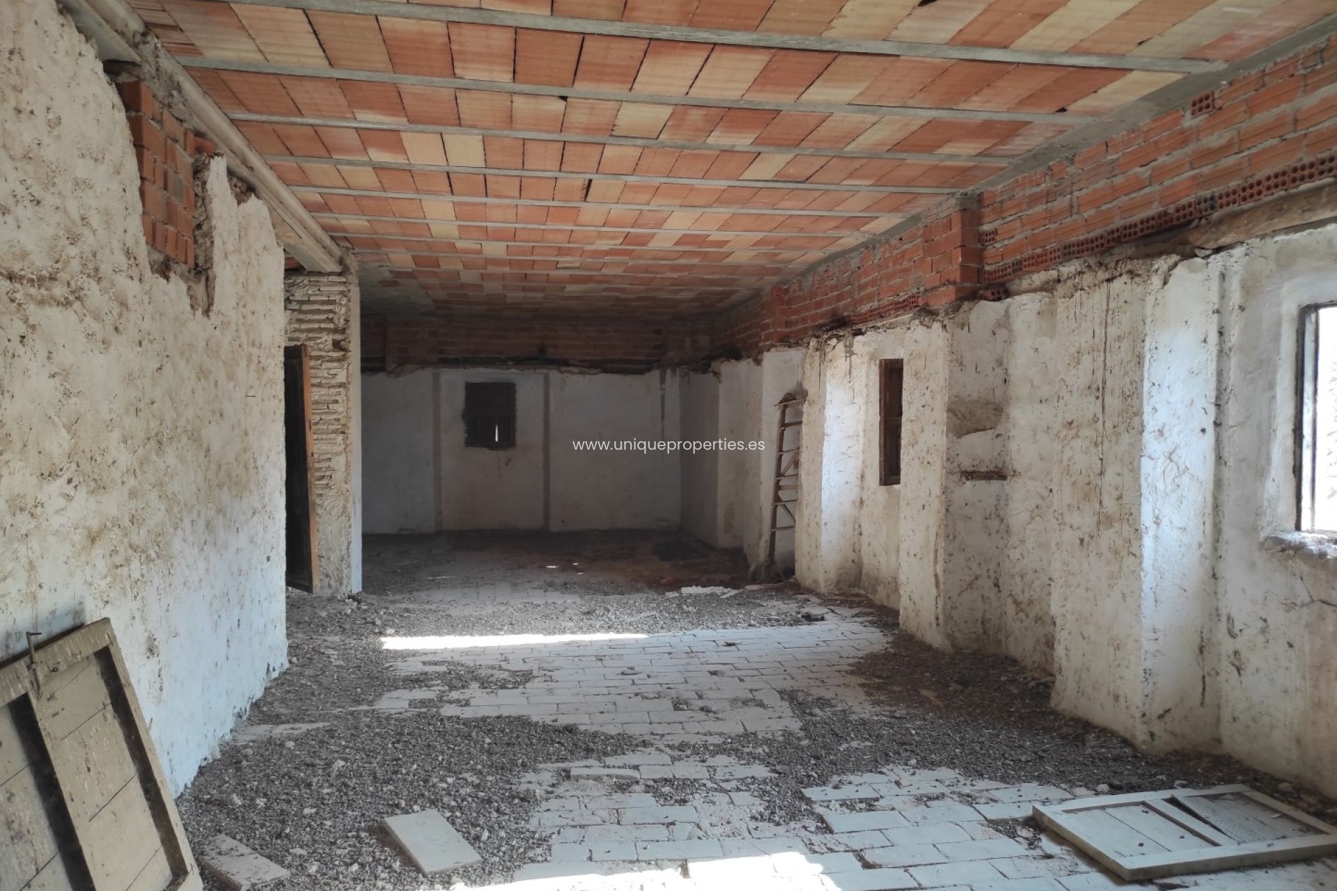 Resale - Village House -
Caniles