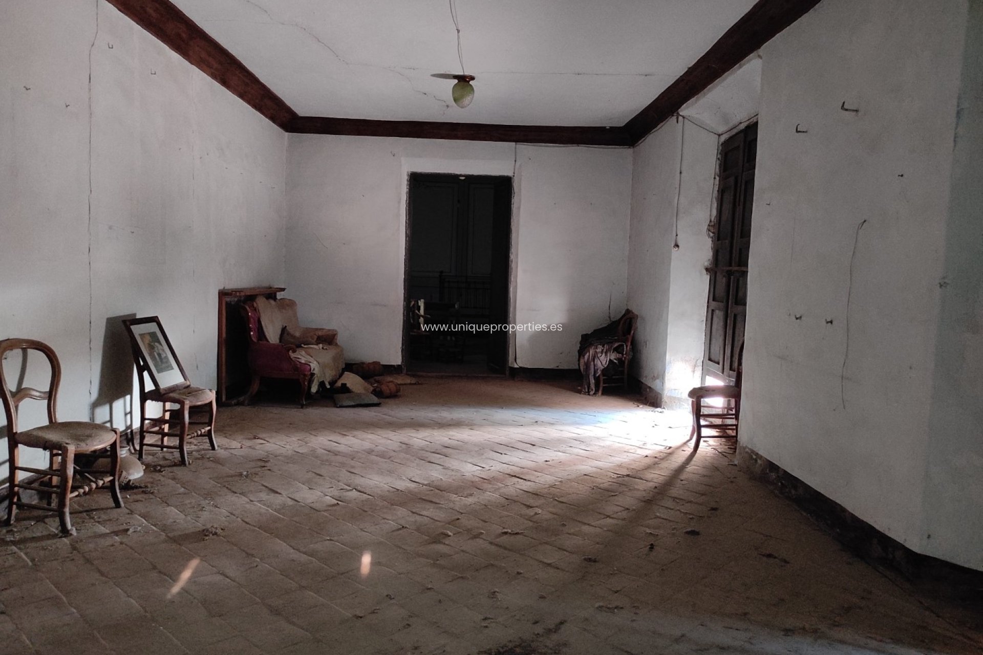 Resale - Village House -
Caniles