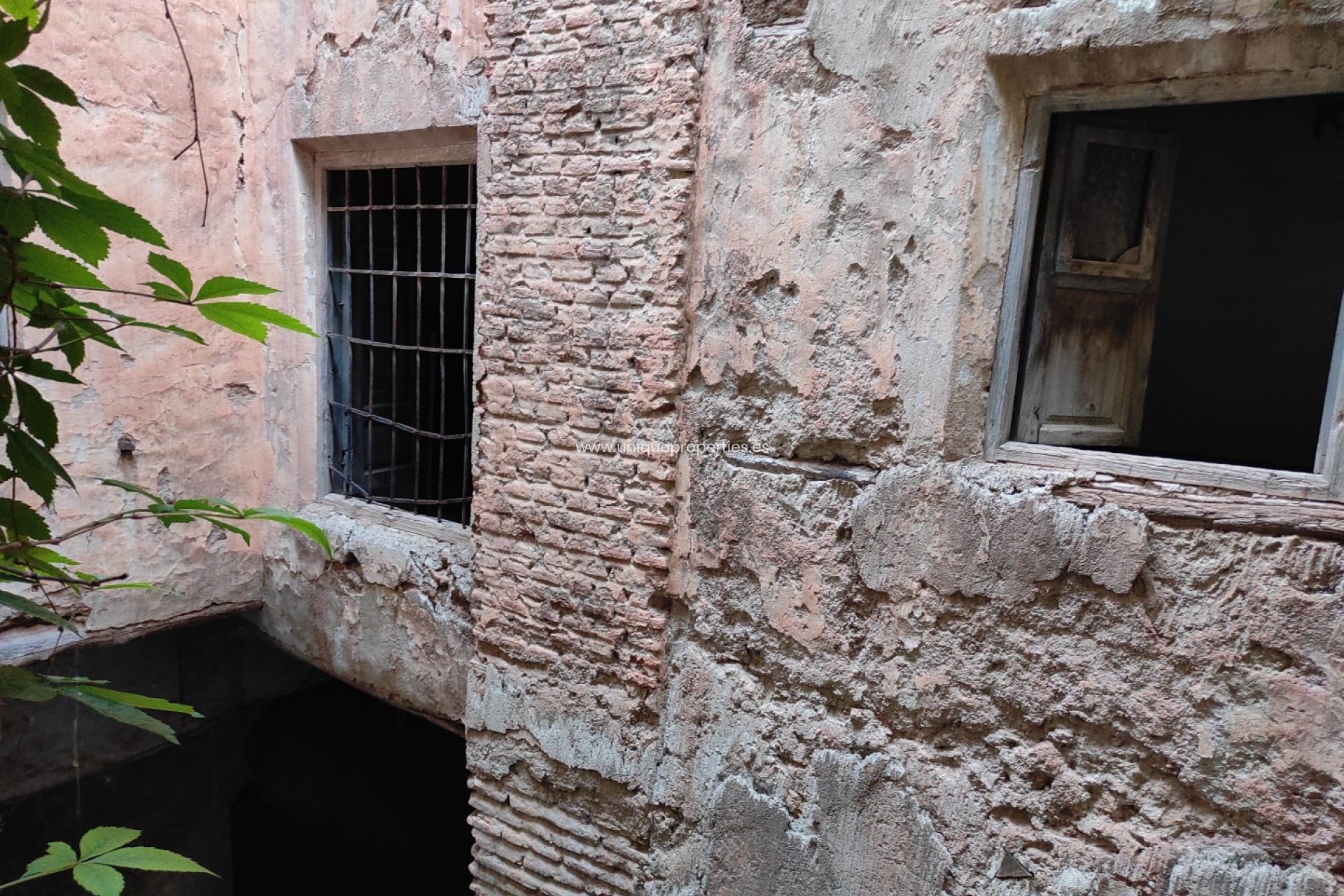 Resale - Village House -
Caniles