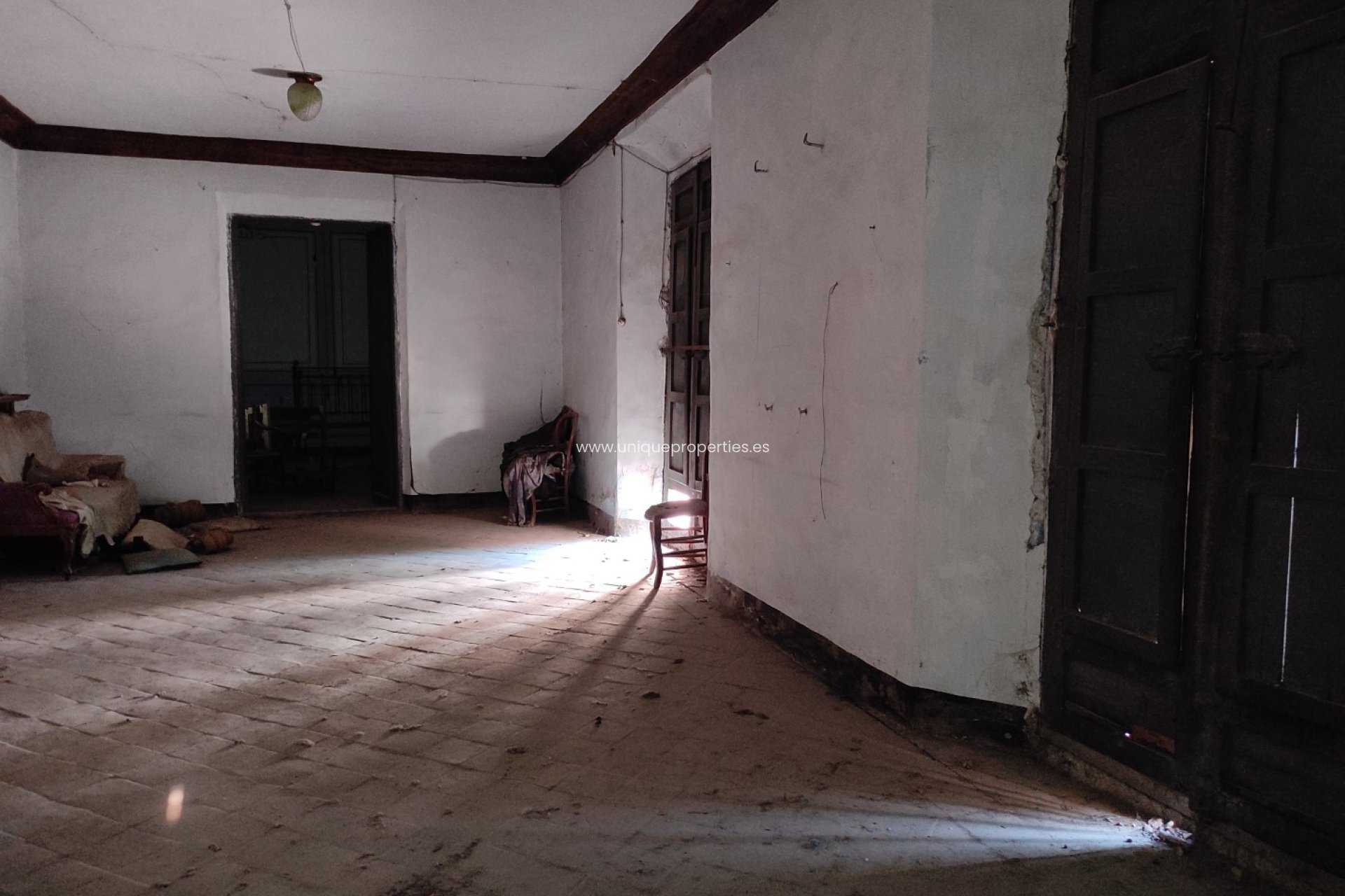 Resale - Village House -
Caniles