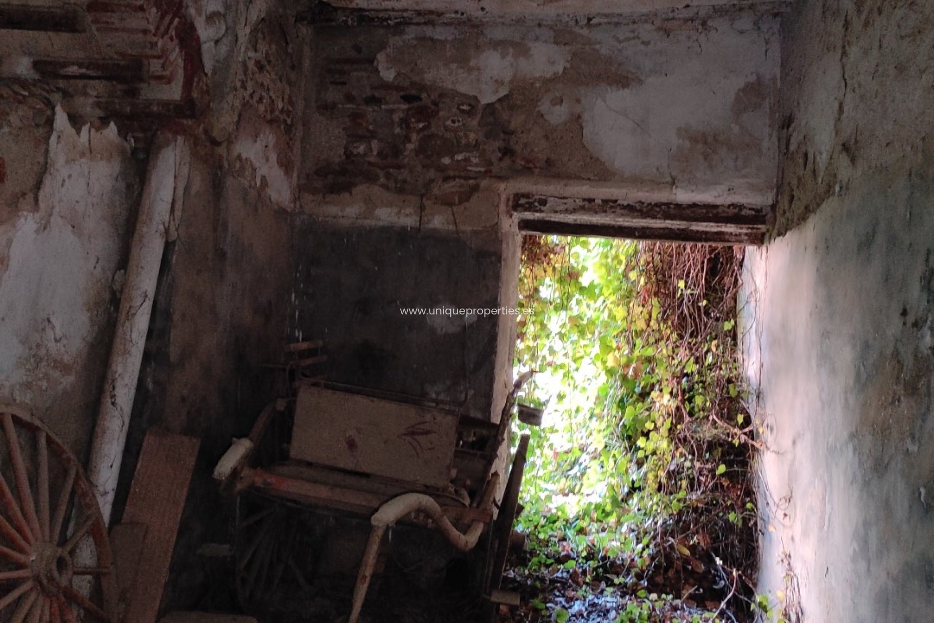 Resale - Village House -
Caniles