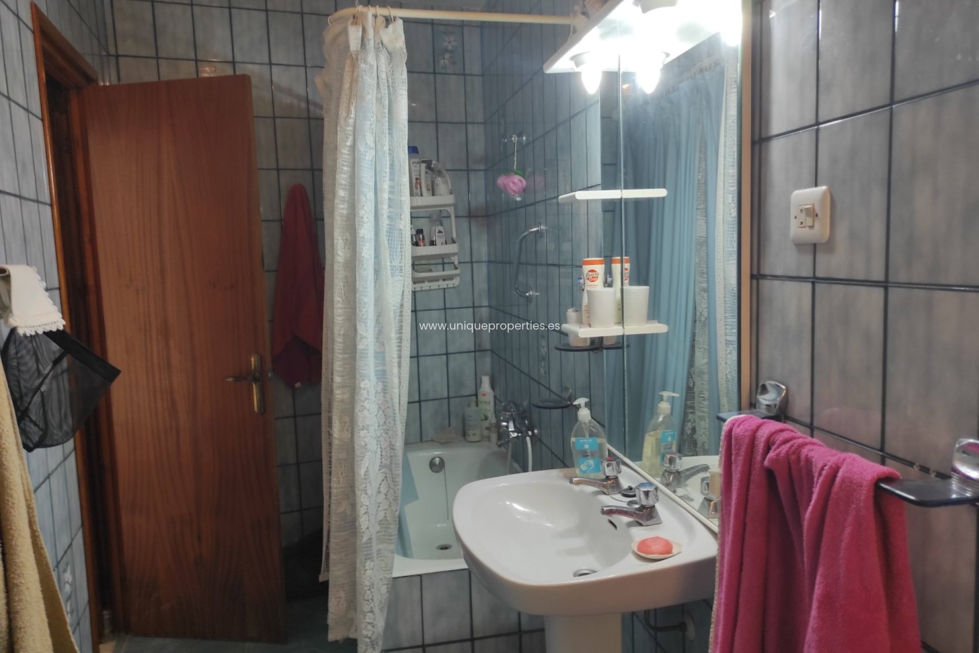 Resale - Village House -
Caniles