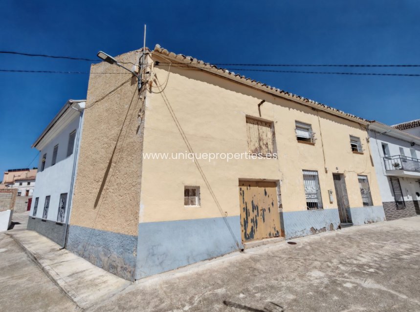 Resale - Village House -
Caniles