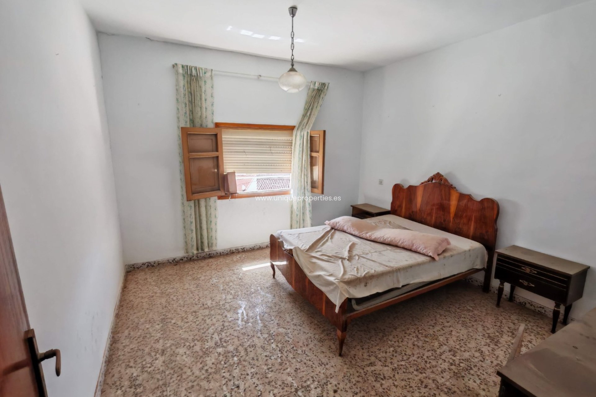 Resale - Village House -
Caniles