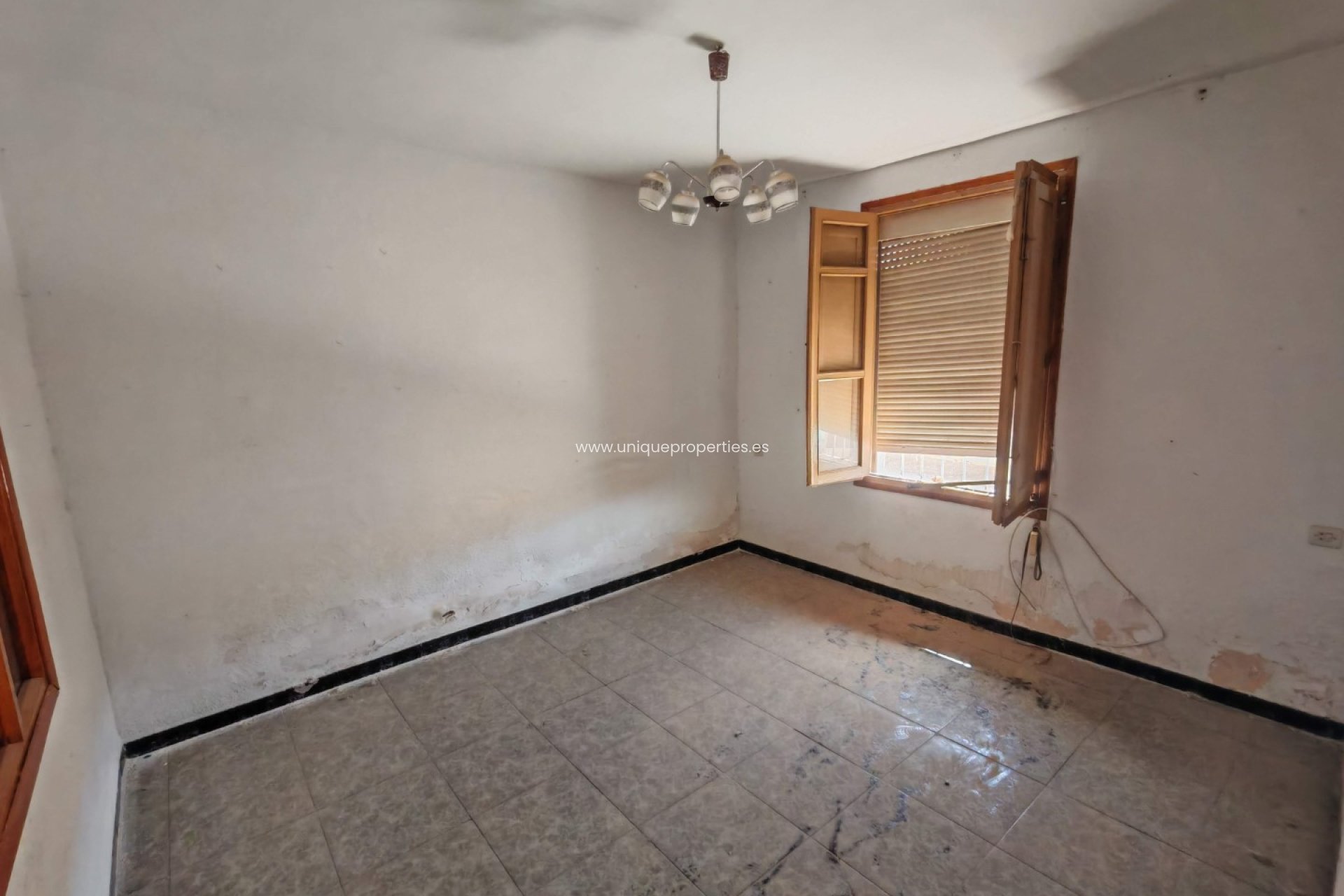 Resale - Village House -
Caniles