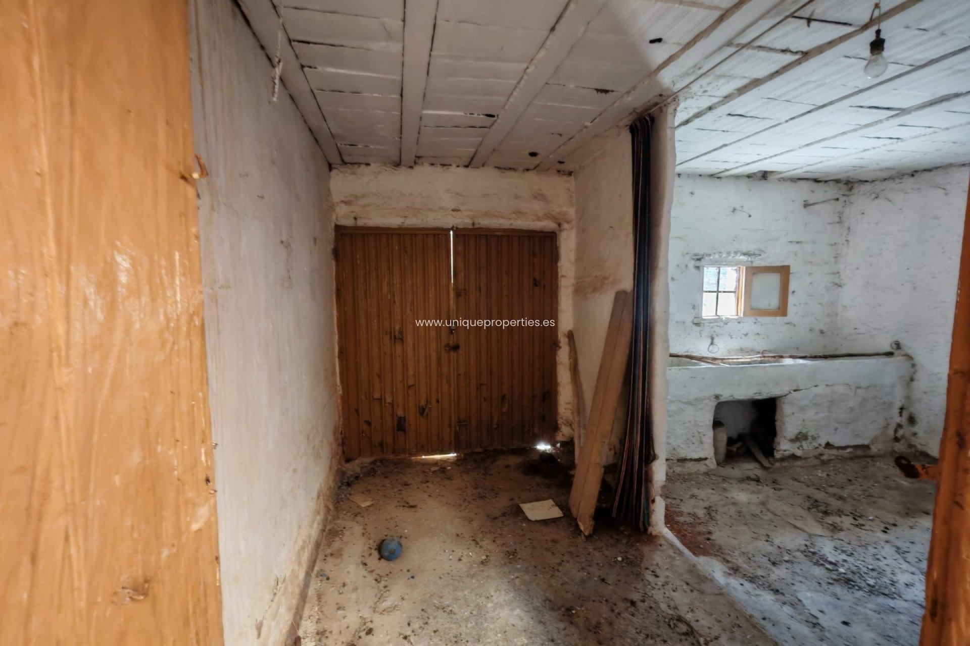 Resale - Village House -
Caniles
