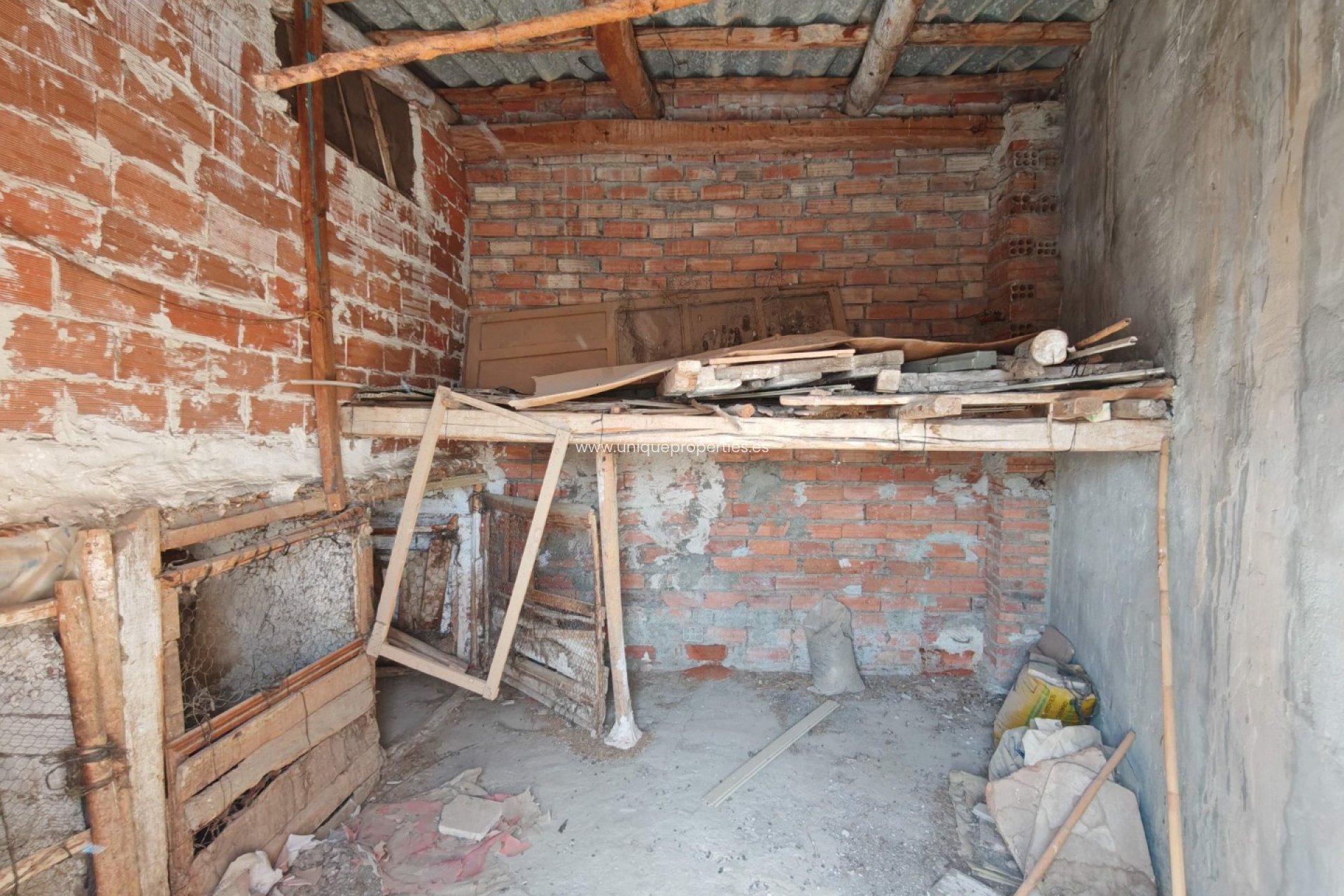 Resale - Village House -
Caniles