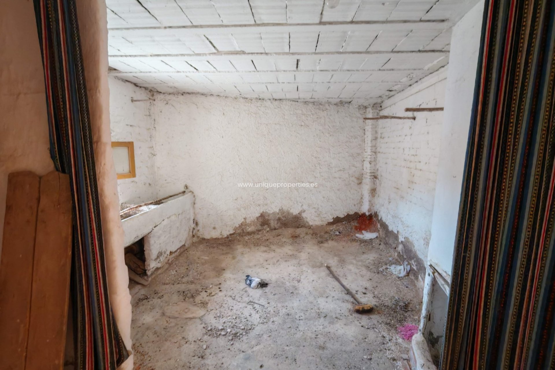 Resale - Village House -
Caniles