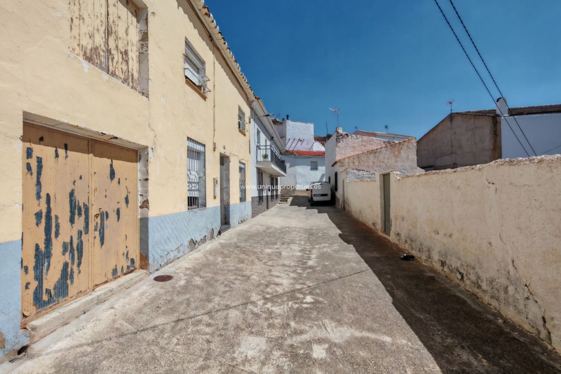 Resale - Village House -
Caniles