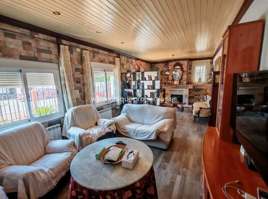 Resale - Village House -
Cantoria
