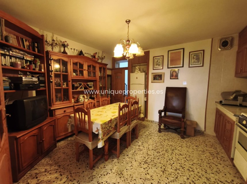 Resale - Village House -
Castril