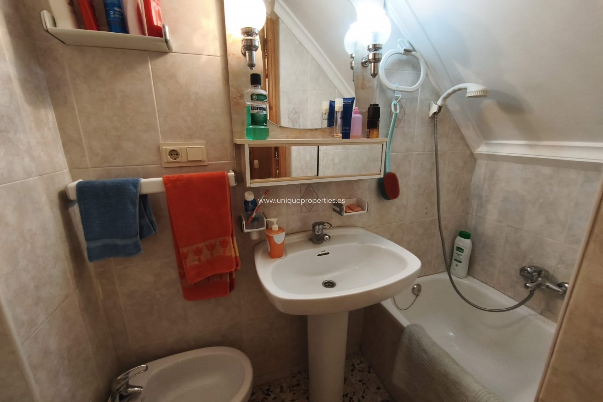 Resale - Village House -
Castril