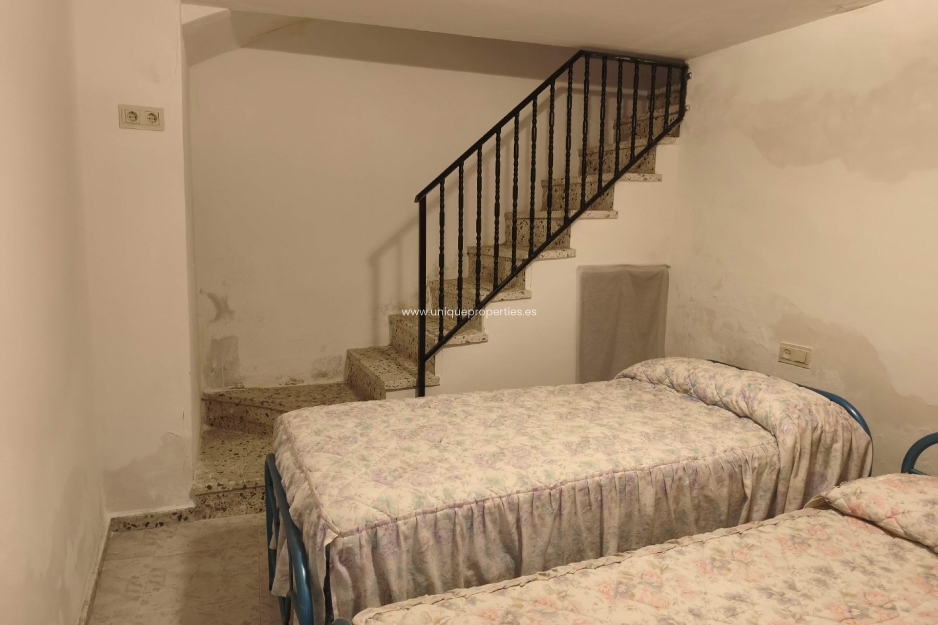 Resale - Village House -
Castril