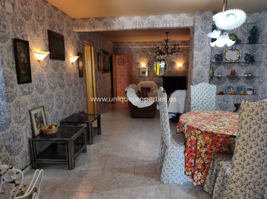 Resale - Village House -
Cela