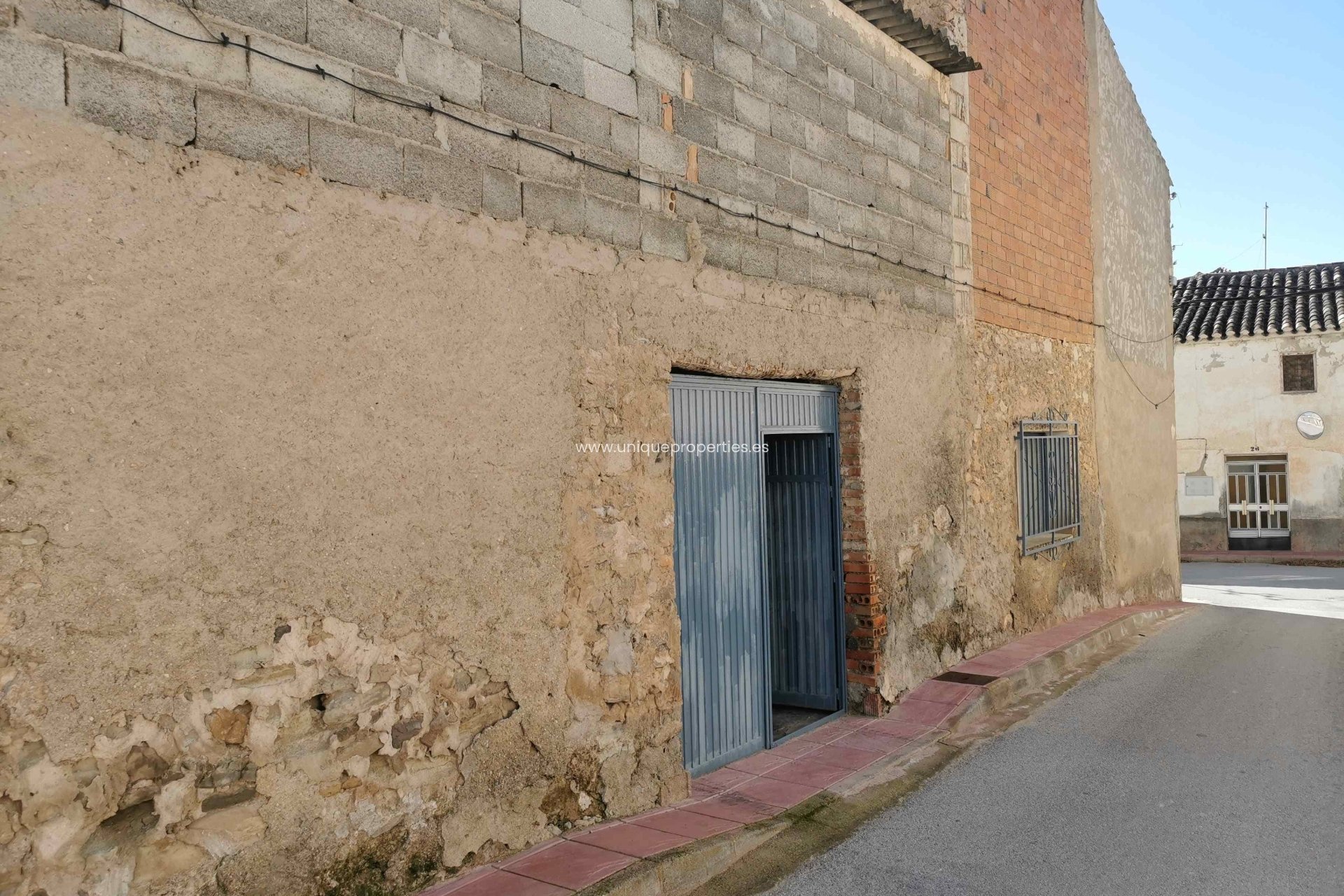 Resale - Village House -
Cortes de Baza