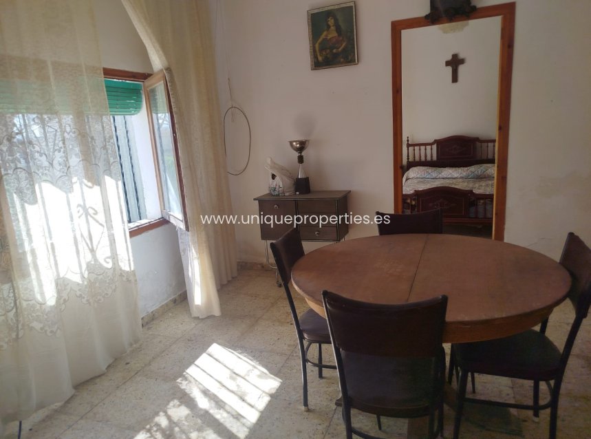 Resale - Village House -
Cullar de Baza