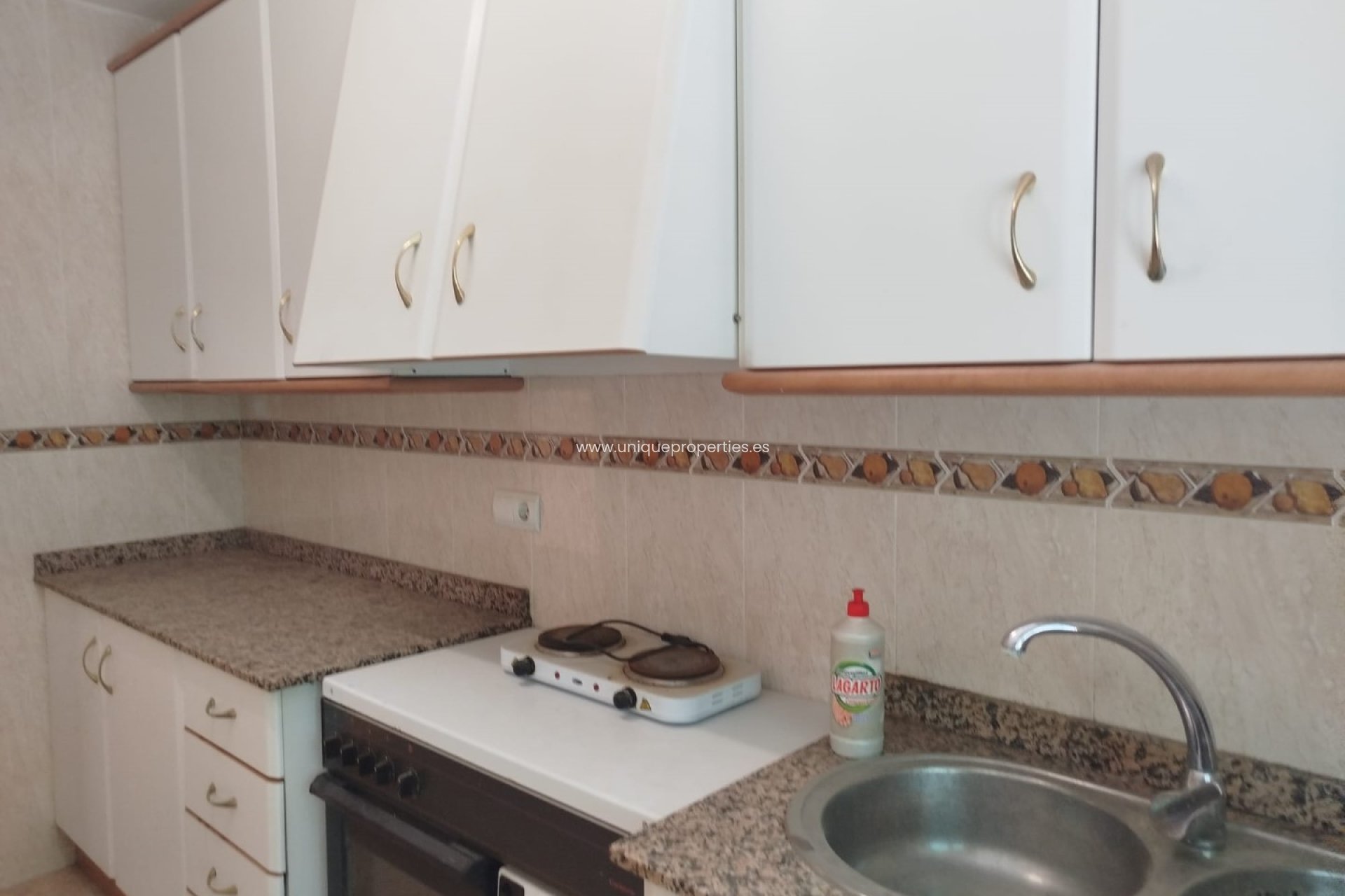 Resale - Village House -
Cullar de Baza